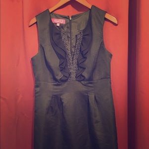 Black sleeveless dress